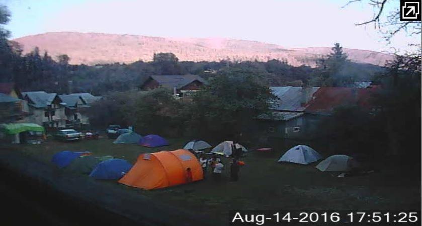 Camping Aviator, Numai Teren, Campare Pentru Rulote Autorulote Personale, Campingul Nu Are Rulote !!! Buşteni Buitenkant foto