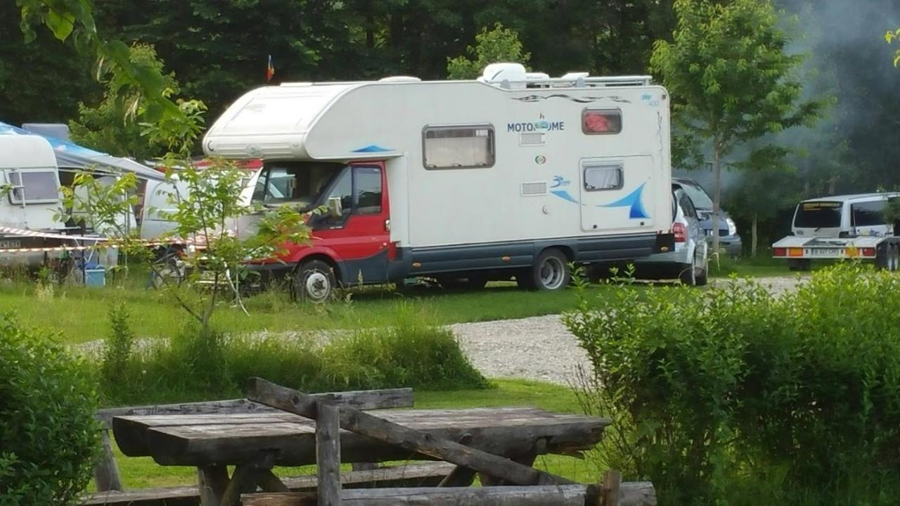 Camping Aviator, Numai Teren, Campare Pentru Rulote Autorulote Personale, Campingul Nu Are Rulote !!! Buşteni Buitenkant foto