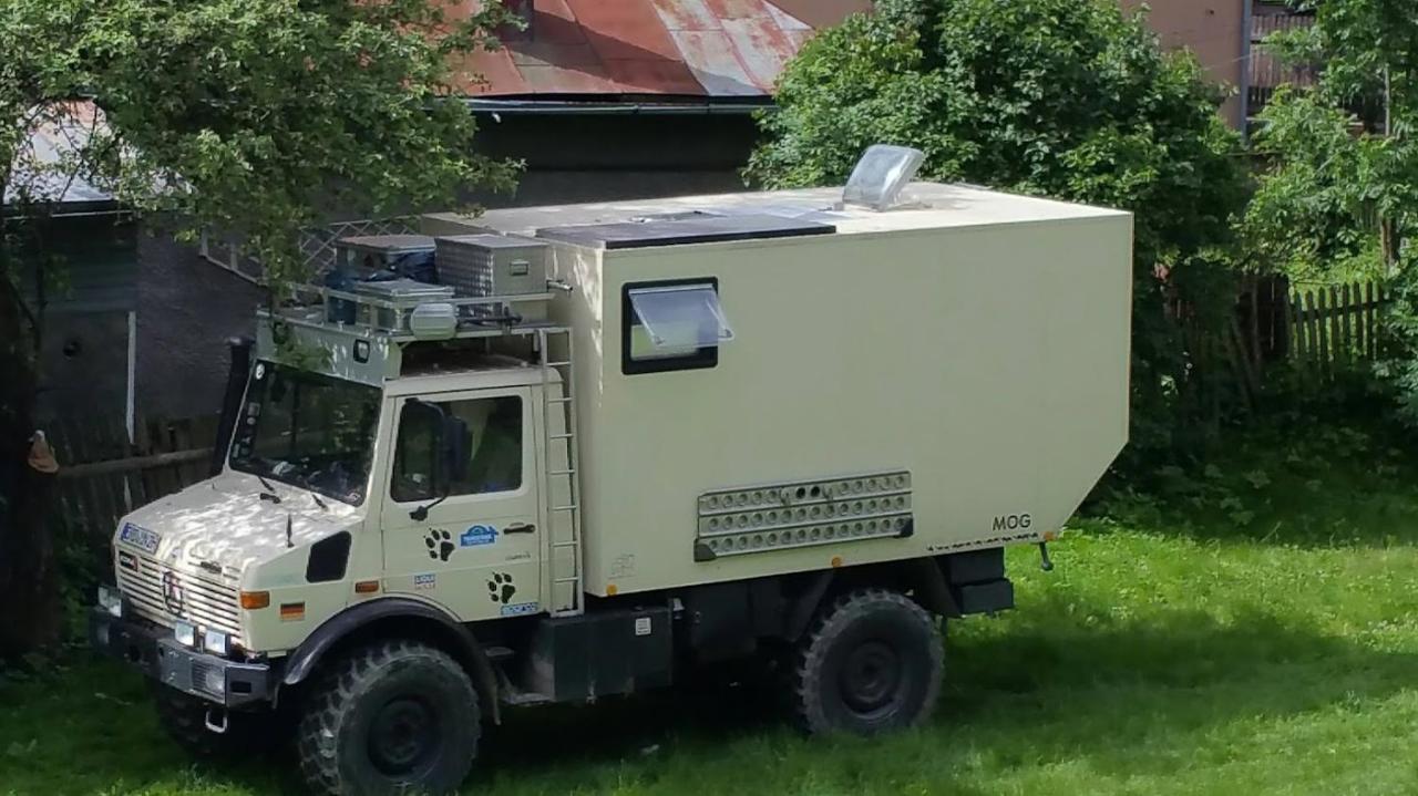 Camping Aviator, Numai Teren, Campare Pentru Rulote Autorulote Personale, Campingul Nu Are Rulote !!! Buşteni Buitenkant foto