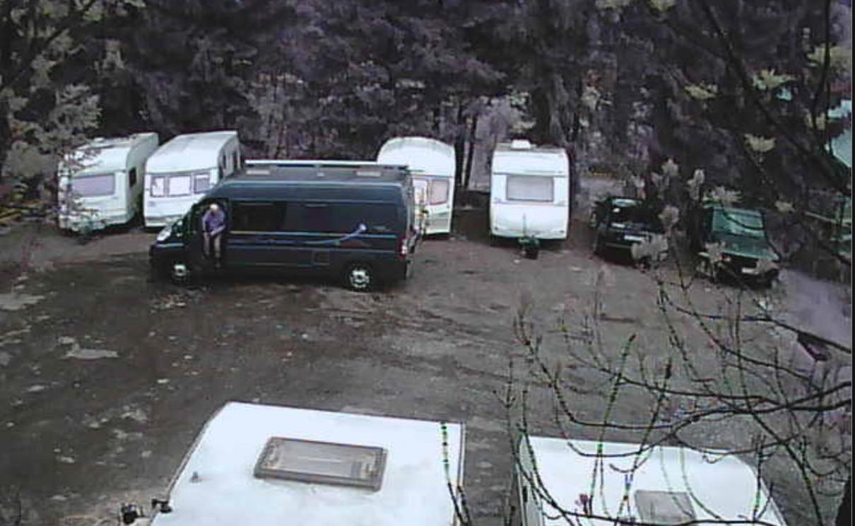 Camping Aviator, Numai Teren, Campare Pentru Rulote Autorulote Personale, Campingul Nu Are Rulote !!! Buşteni Buitenkant foto