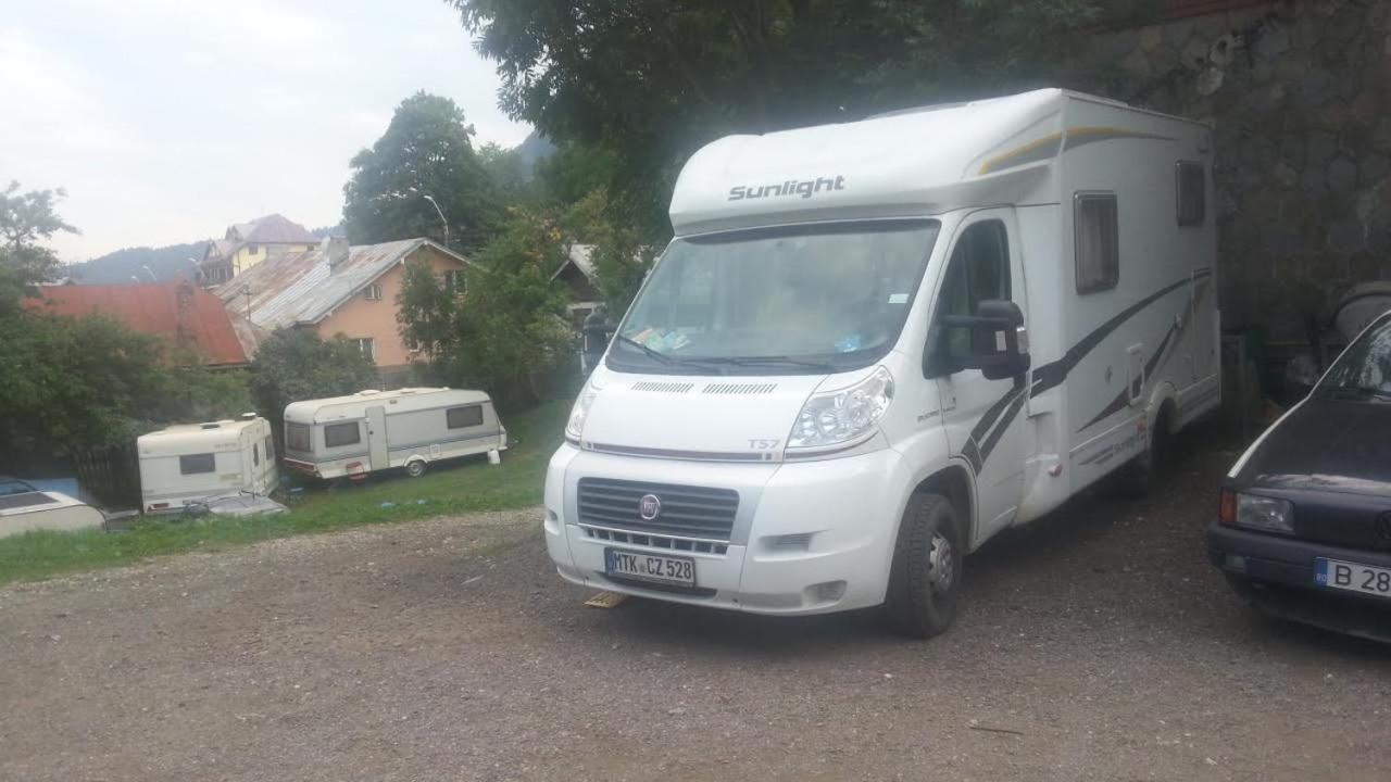 Camping Aviator, Numai Teren, Campare Pentru Rulote Autorulote Personale, Campingul Nu Are Rulote !!! Buşteni Buitenkant foto